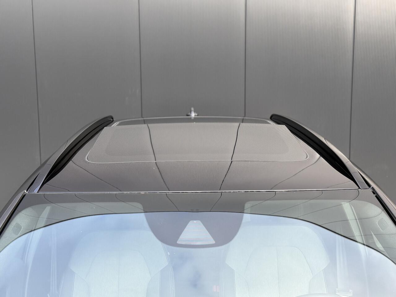 Volvo XC40 1.5 T4 Plug-in hybrid Plus Dark Panorama dak | Getint glas | Stoel en Stuurverwarming