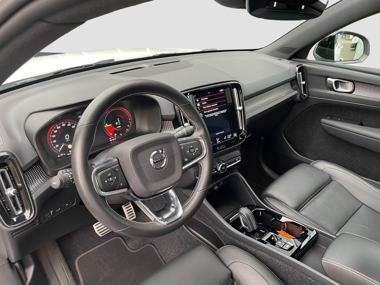 Volvo XC40 1.5 T5 Recharge R-Design | Pano | Leder | Elek klep | D.hoek | Carplay