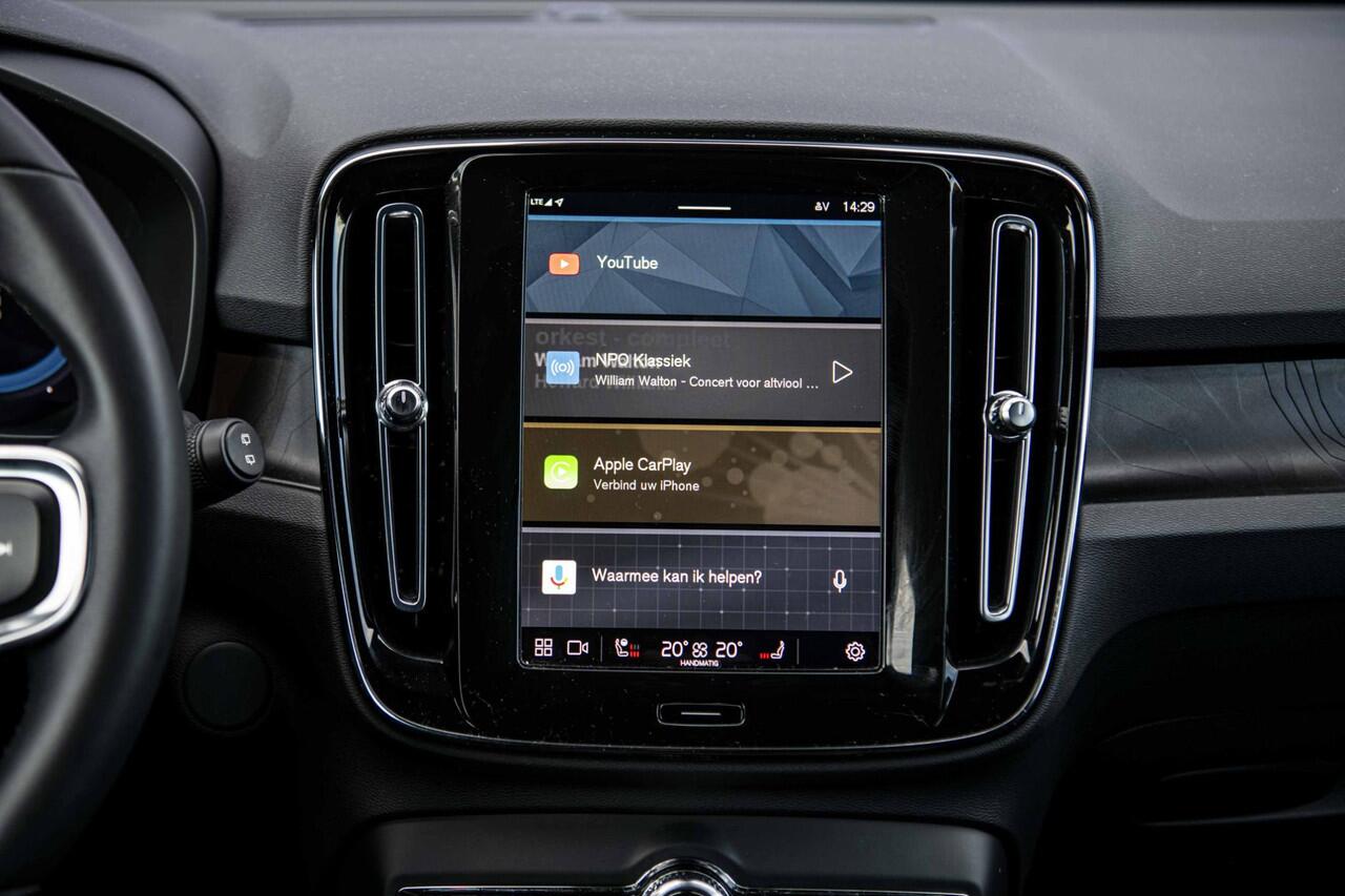 Volvo XC40 Recharge Plus 70 kWh | Adaptive Cruise Control | Dodehoek Detectie | Stoel en Stuurverwarming | 20" | Nubuck Bekleding |