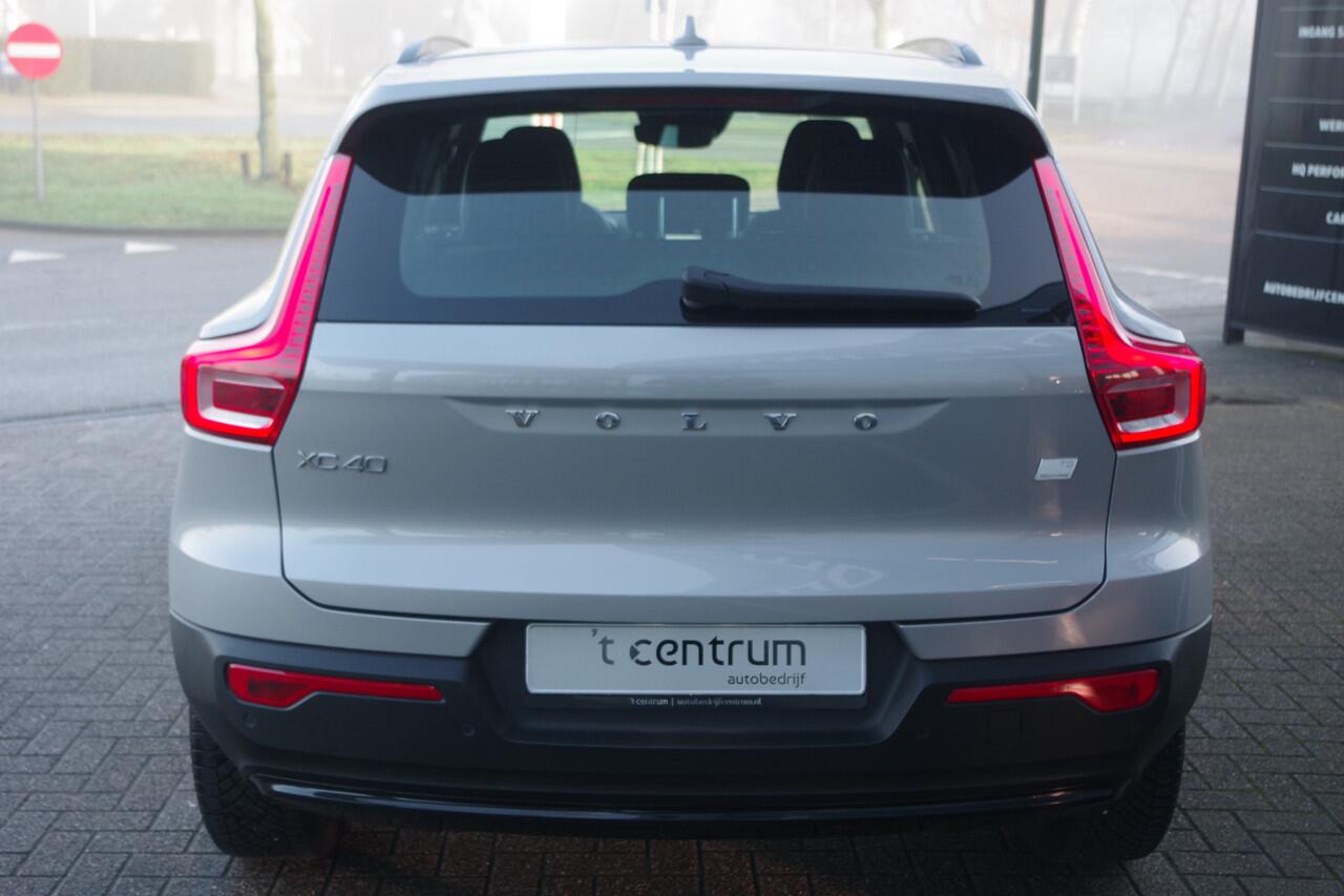 Volvo XC40 1.5 T5 262 PK Plug-In Hybrid Plus Dark, Leder-Alcantara, Harman/Kardon Sound, Winterpakket