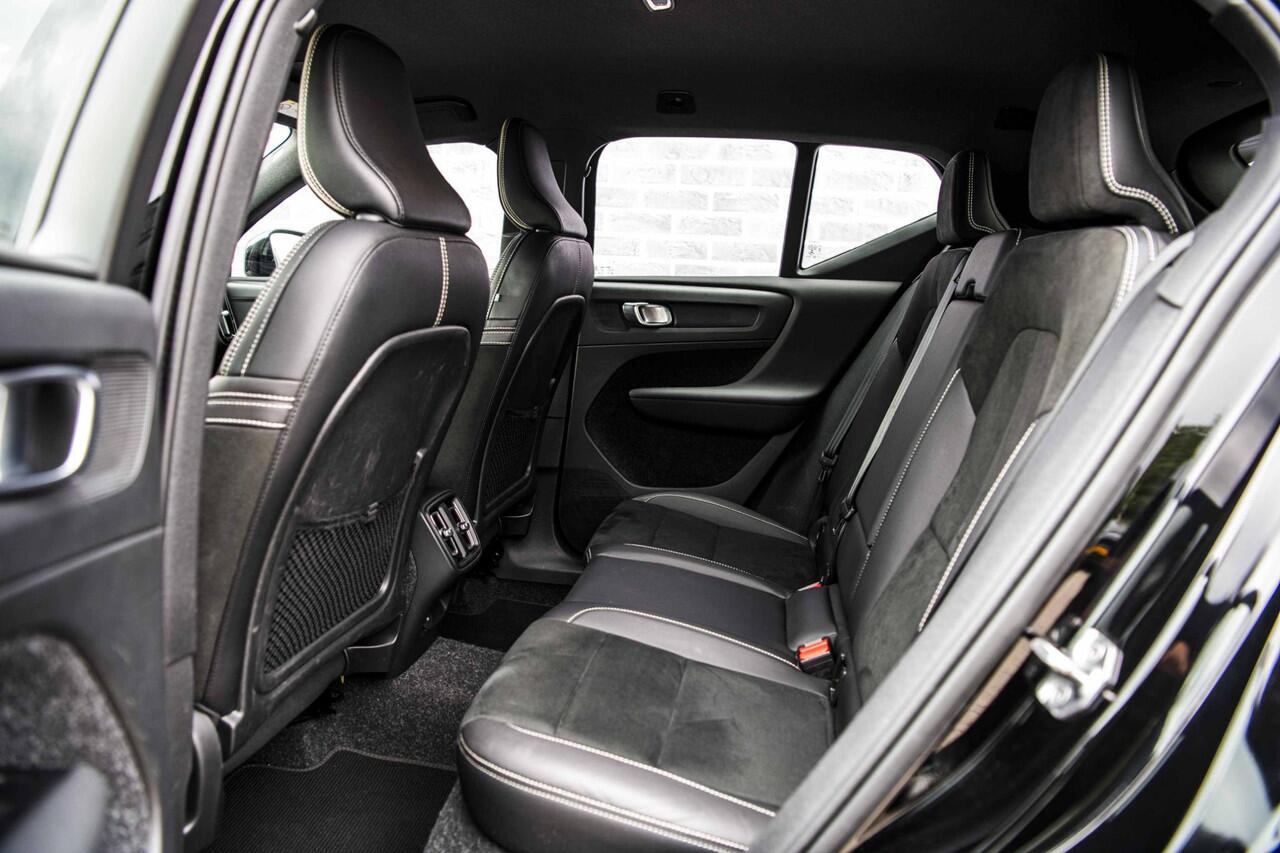 Volvo XC40 1.5 T2 R-Design | Adaptieve Cruise Control | Dode Hoek Detectie | Parkeer Camera | Parkeersensoren Voor en Achter |