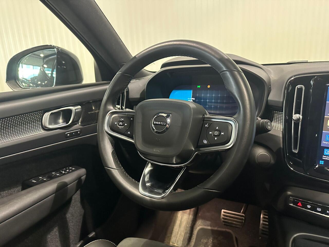 Volvo XC40 Aut. Recharge Twin Ultimate ACC Leder 360camera 408pk