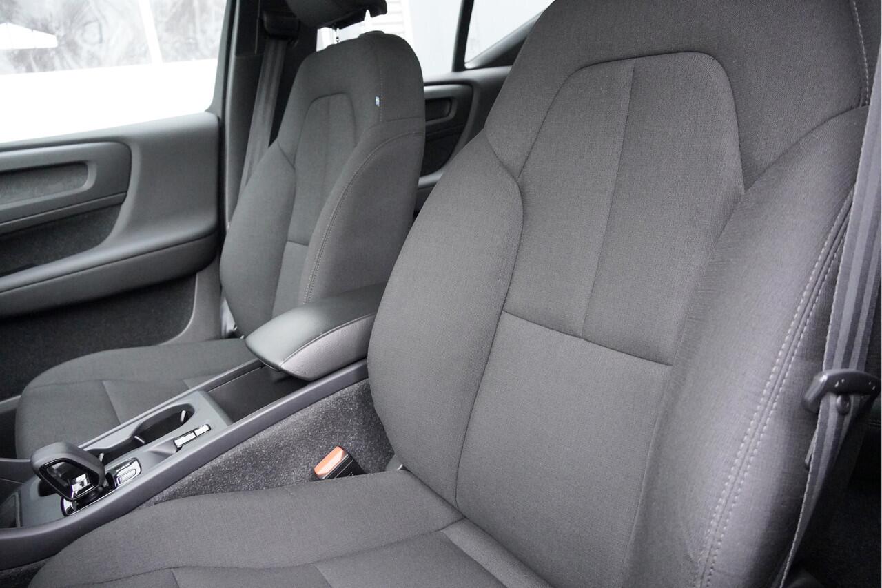 Volvo XC40 1.5 T2 Automaat! Momentum Core BJ2021 Lmv 17" | Led | Pdc | Navi | App-Connect | Climate control | Cruise control | Getint glas