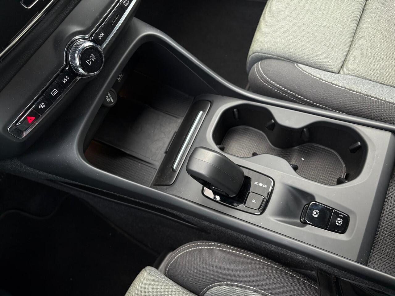 Volvo XC40 T4 Aut. Plug-In Hybrid Plus Bright CruiseControl Parkeercamera 211pk