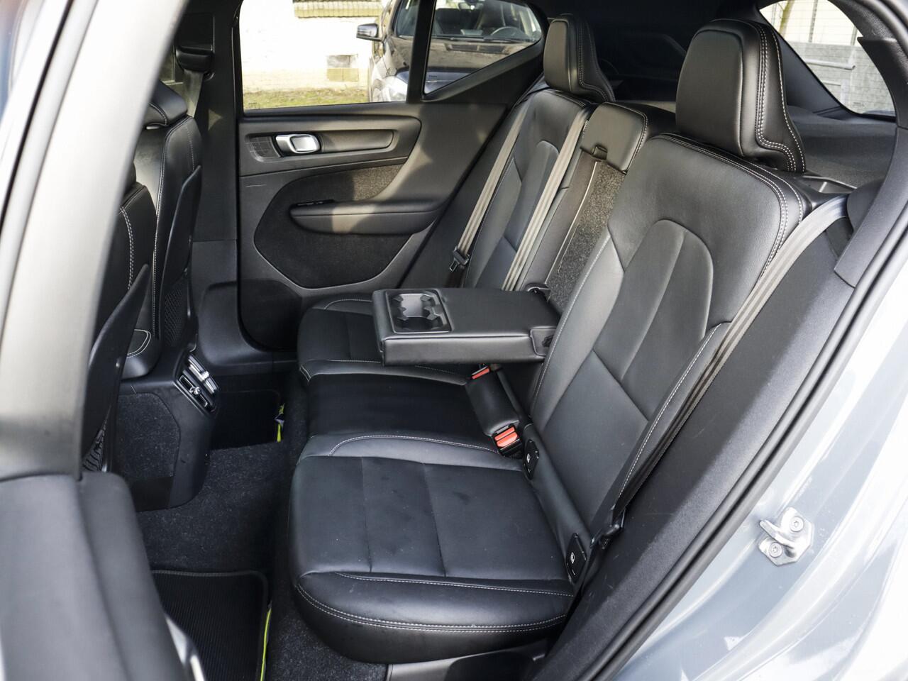 Volvo XC40 Recharge P8 AWD R-Design 3-Fase 1e-Eig. & Keurig-Onderh. BOVAG-Garantie. NL-Auto.