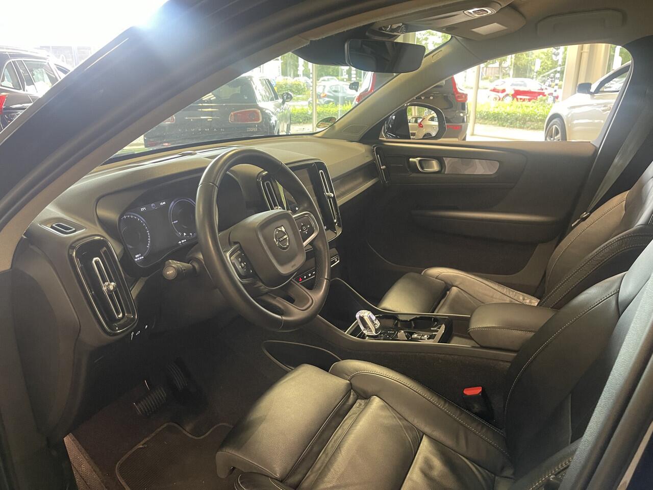 Volvo XC40 T5 Recharge plus Dark 261pk apple/android van eerste eigenaar