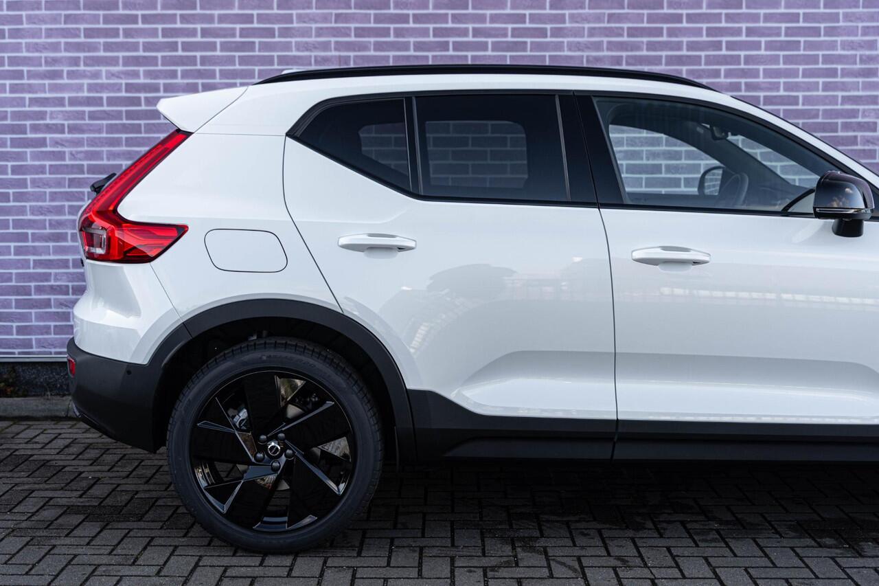 Volvo XC40 B4 Plus Black Edition | Google | Schuif-/Kanteldak | 360 Camera | Adaptieve Cruise | Getint Glas | Memory | Harman Kardon Audio | Zitverlenging | Keyless | 20" LM