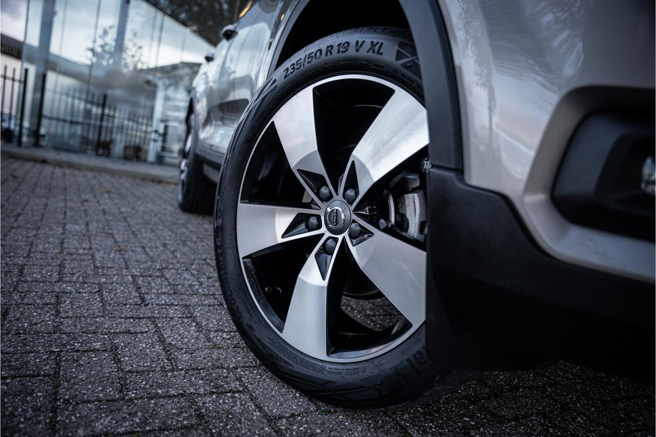 Volvo XC40 1.5 T2 Business Pro Aut.8 ** Panodak ** Camera ** 19inch ** Winter-line NAP!!