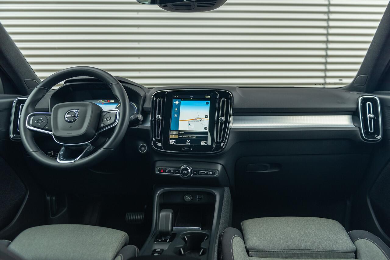 Volvo XC40 T4 Aut. Plug-in Hybrid Ultimate Bright Parkeercamera Navigatie 211pk
