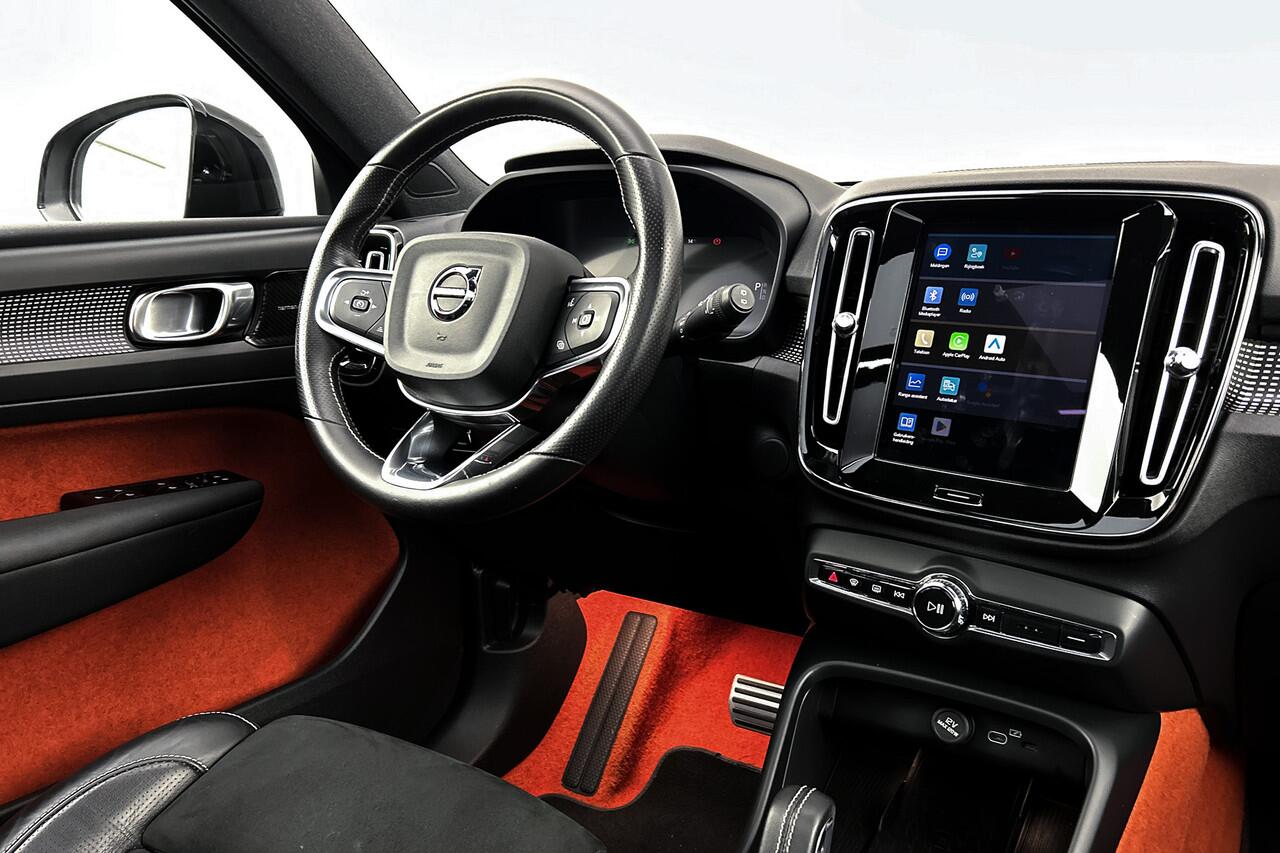 Volvo XC40 Recharge P8 AWD R-Design | Panoramadak | Trekhaak | Stoelverwarming | Camera