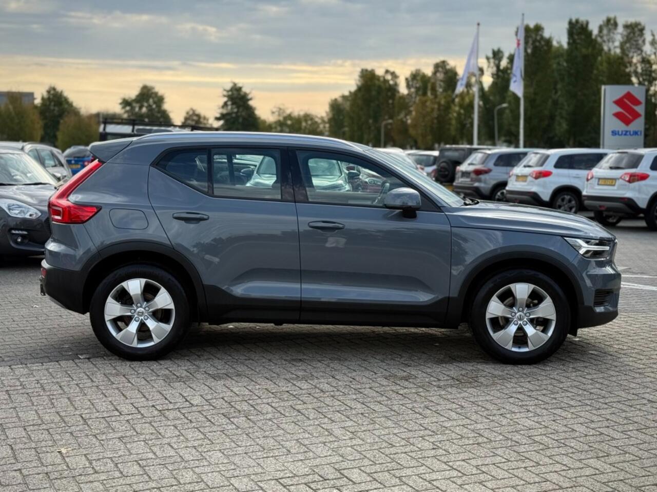 Volvo XC40 1.5 T2 MOMENTUM TREKHAAK LED STOEL/STUUR VERW. ADD CRUISE
