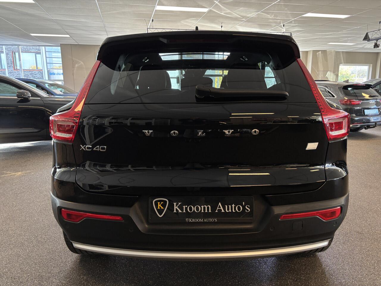 Volvo XC40 T4 Plug-in Ultimate Bright / Panoramadak / Leer - Alcantara / Harman-Kardon / Dab+ / Apple Carplay / Stuur- en Stoelverwarming / MY 2023 - Elek Trekhaak -