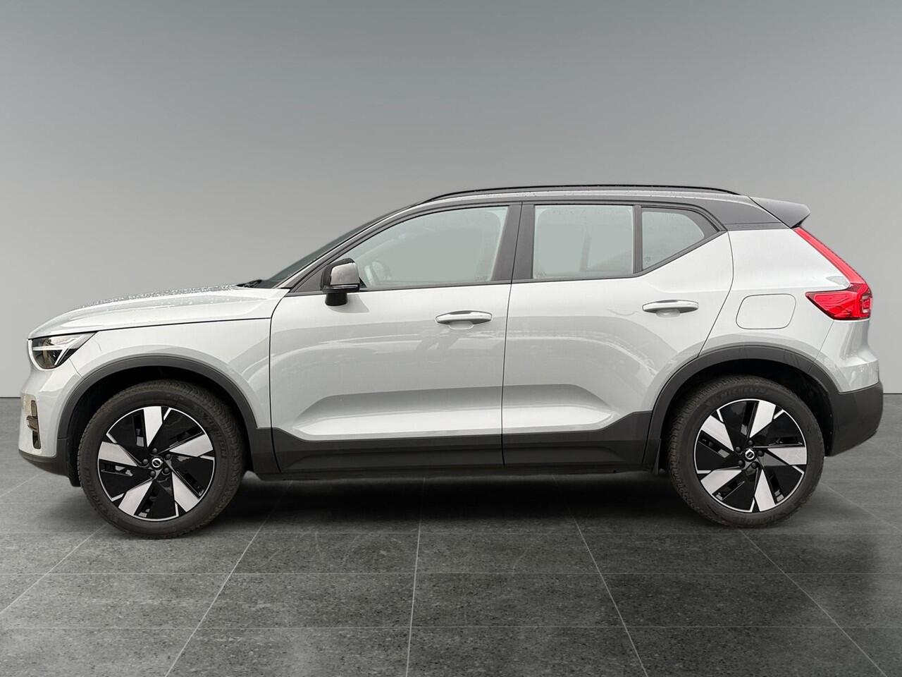 Volvo XC40 Single Motor Extended Range Plus 82 kWh | Trekhaak | Stoelverwarming | Adaptieve Cruise Control |