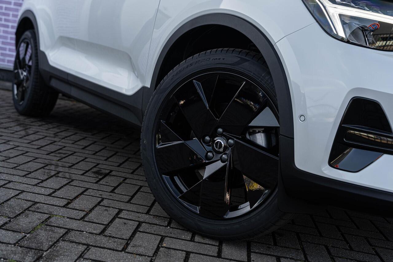 Volvo XC40 B4 Plus Black Edition | Google | Schuif-/Kanteldak | 360 Camera | Adaptieve Cruise | Getint Glas | Memory | Harman Kardon Audio | Zitverlenging | Keyless | 20" LM
