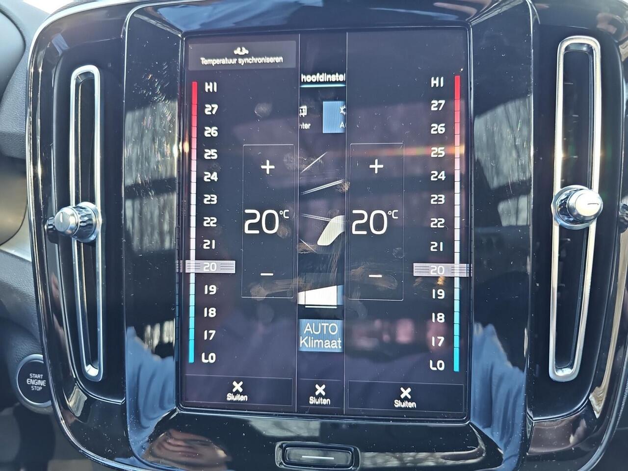 Volvo XC40 1.5 T4 Plug-in hybrid Plus Bright | Panormadak | Stoelverwarming | Elektrisch verstelbare voorstoelen | Harman/Kardon |