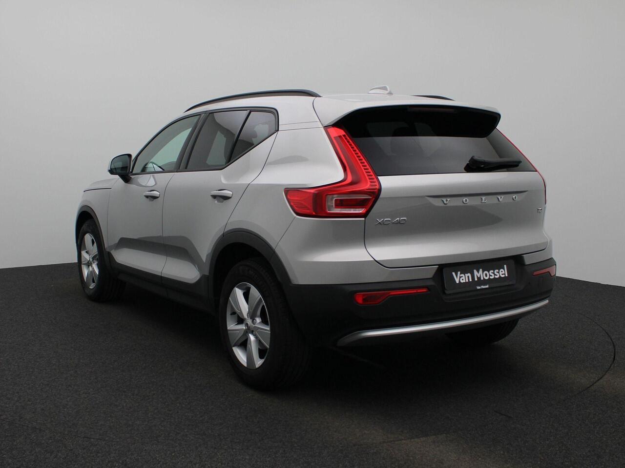 Volvo XC40 T2 Momentum Core | Navigatie | Camera | Apple Carplay/Android Auto