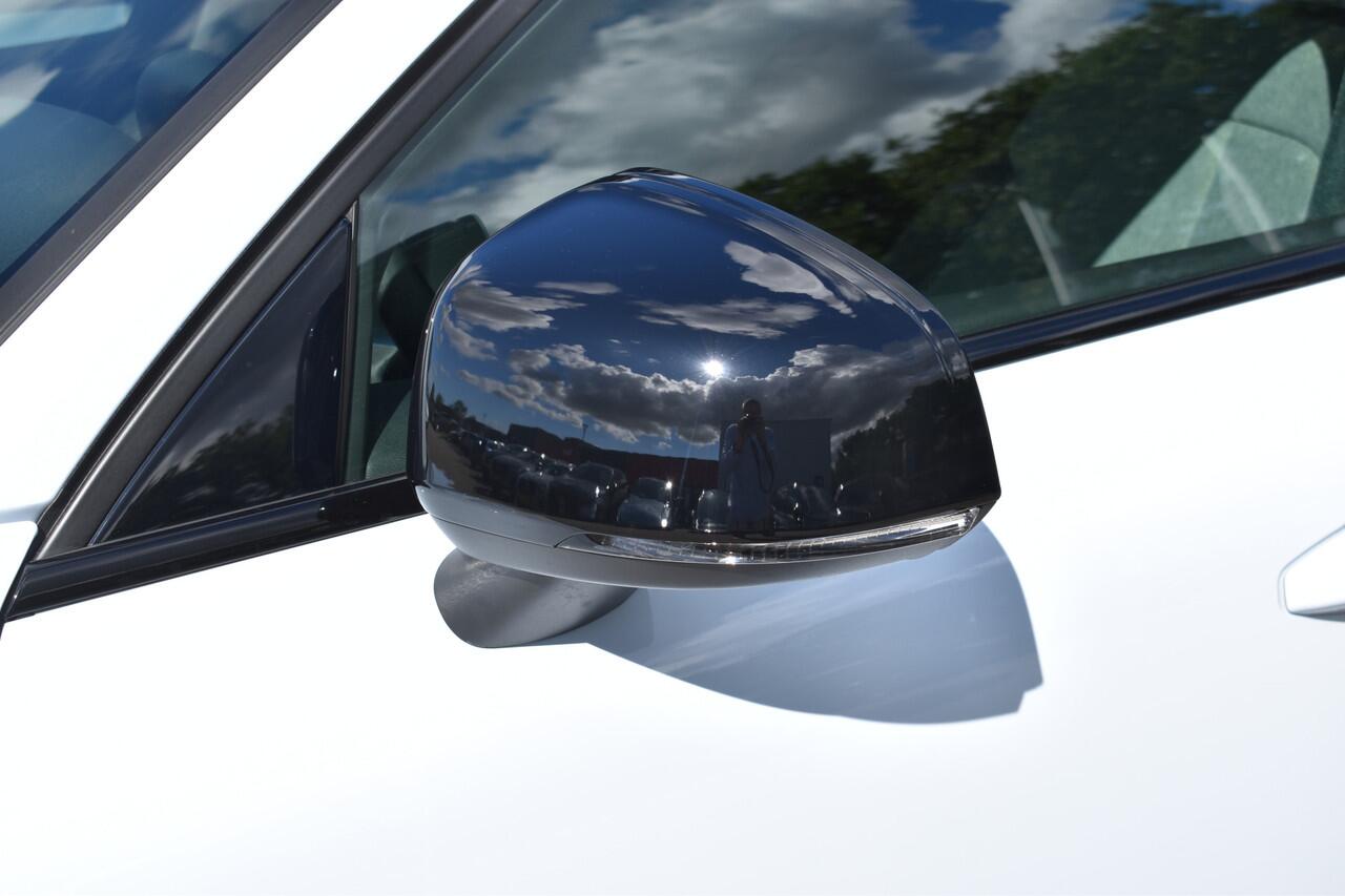 Volvo XC40 B4 211PK Automaat Plus Dark | Trekhaak | ACC | H&K | Blis | Stoel-Stuur Verwarming