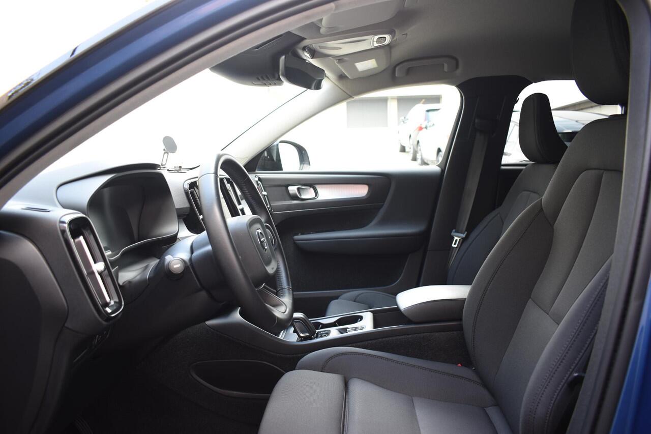 Volvo XC40 T5 262PK Automaat Recharge R-Design / Navigatie / Stuur & Stoelverwarming / Elektrische achterklep / Achteruitrijcamera / Elektr. Trekhaak / Elektrische stoelverst. met geheugen