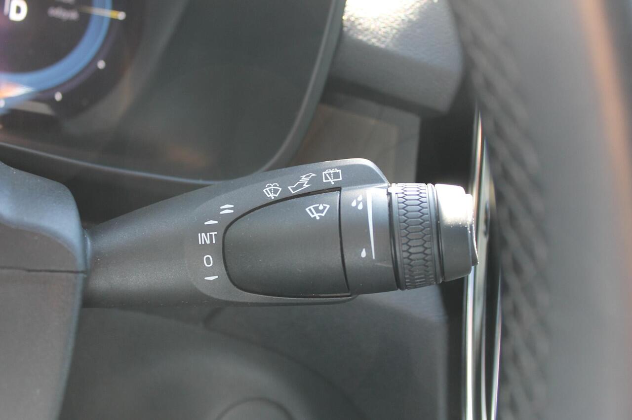 Volvo XC40 231PK Single Motor 70 kWh Core Nubuck bekleding / Google Navigatie / Warmte Pomp / Climate pack / Privacy Glass / Camera achter