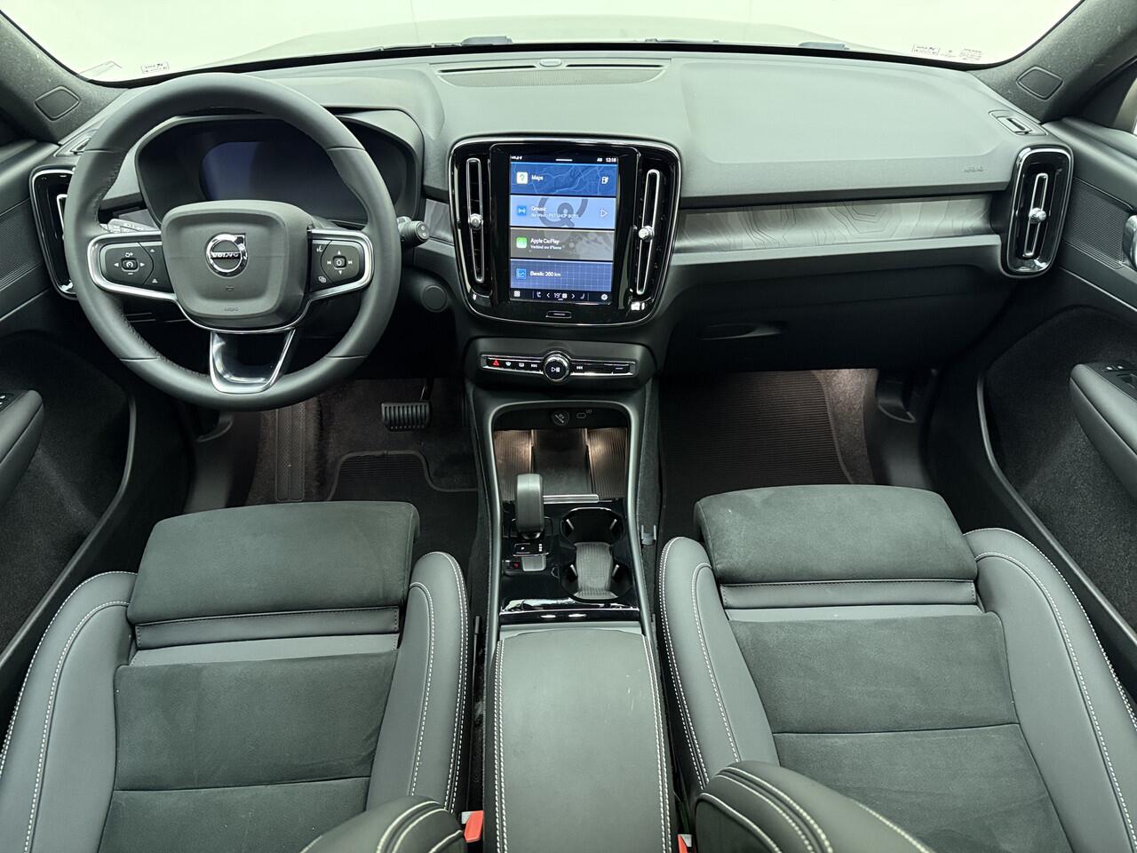 Volvo XC40 Extended Range Plus / Nubuck / Trekhaak / All-Season banden / Getint Glas