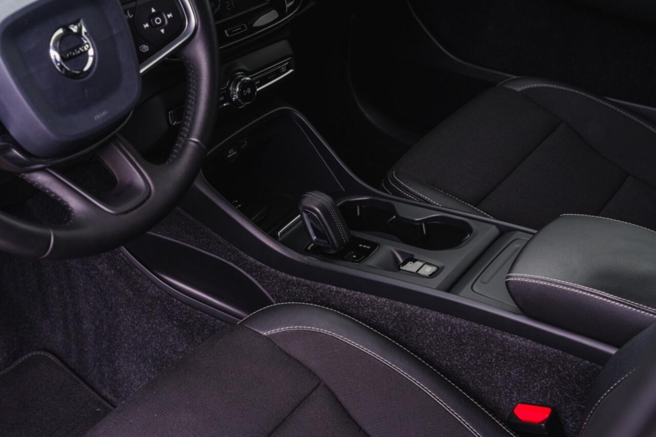 Volvo XC40 T3 Geartronic Momentum Pro, Park Assist Line