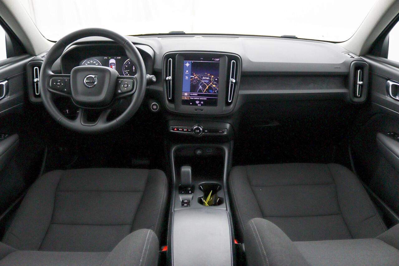 Volvo XC40 1.5 T2 Momentum Core | Navigatie | Parkeercamera