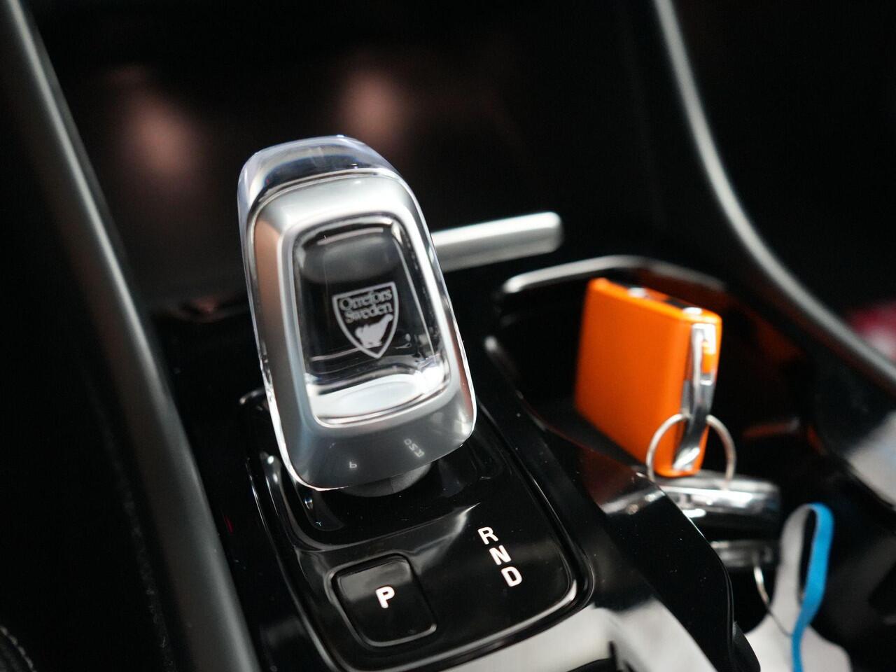 Volvo XC40 1.5 T4 Recharge Inscription Expression | BLIS | Pano | H&K | 360 Camera | Leer |