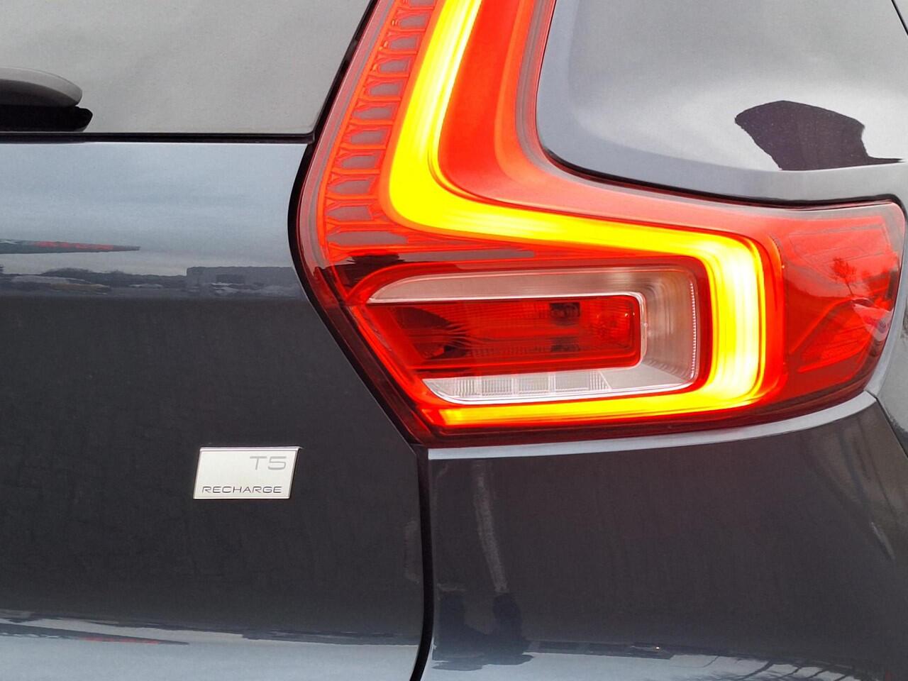 Volvo XC40 1.5 T5 Recharge R-Design | Pano | Two Tone | Trekhaak elektr | Alcantara R | occasion