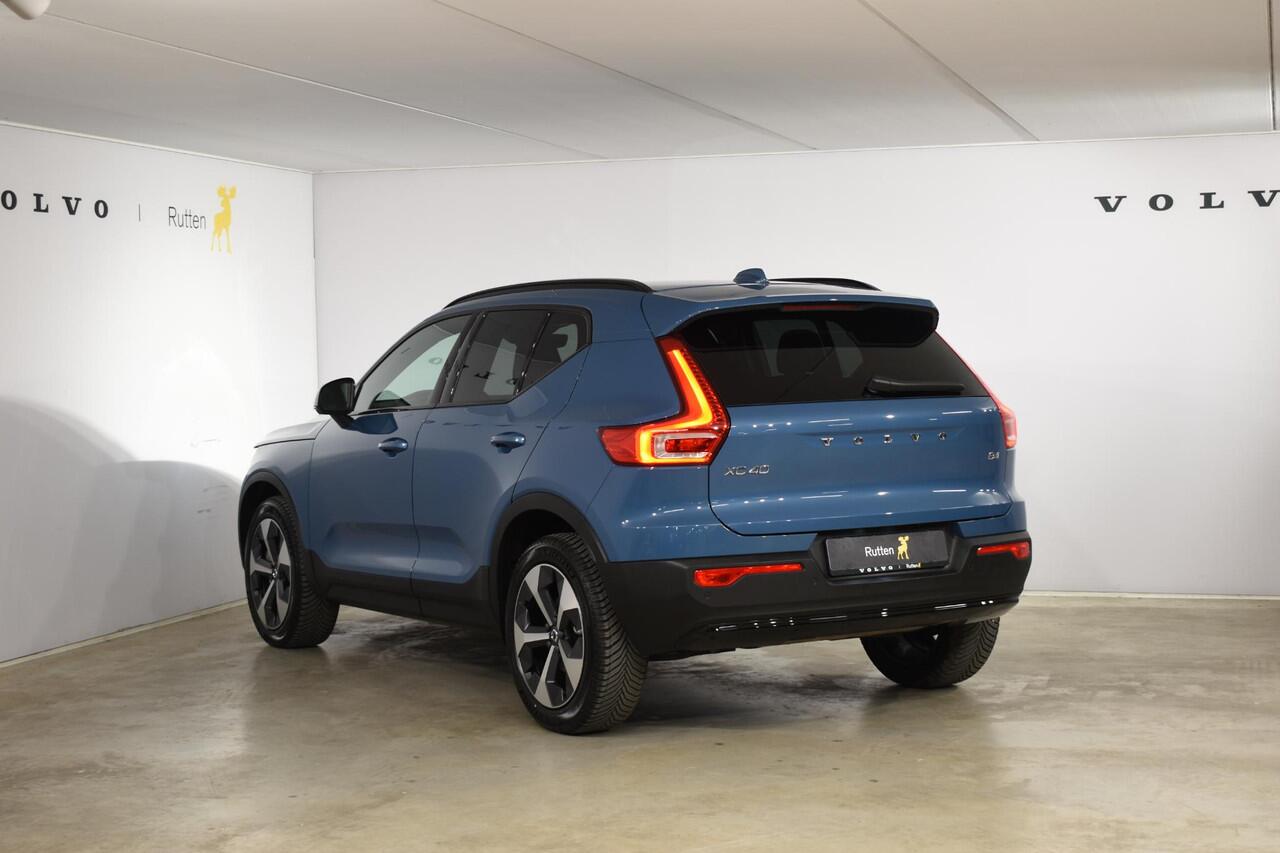 Volvo XC40 B4 211PK Automaat Plus Dark / Climate pack / Donker getint glas / 19'' velgen / Adaptieve cruise control / DAB+ / El. Achterklep