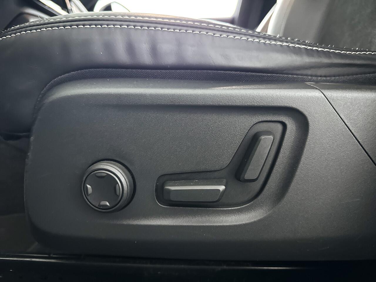 Volvo XC40 P8 AWD R-Design | Panoramadak | 360° camera | Harman Kardon | Stoel- en Stuurverwarming