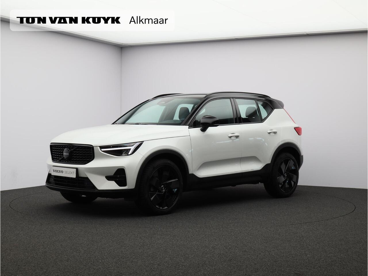 volvo-xc40-b4-197pk-plus-black-edit