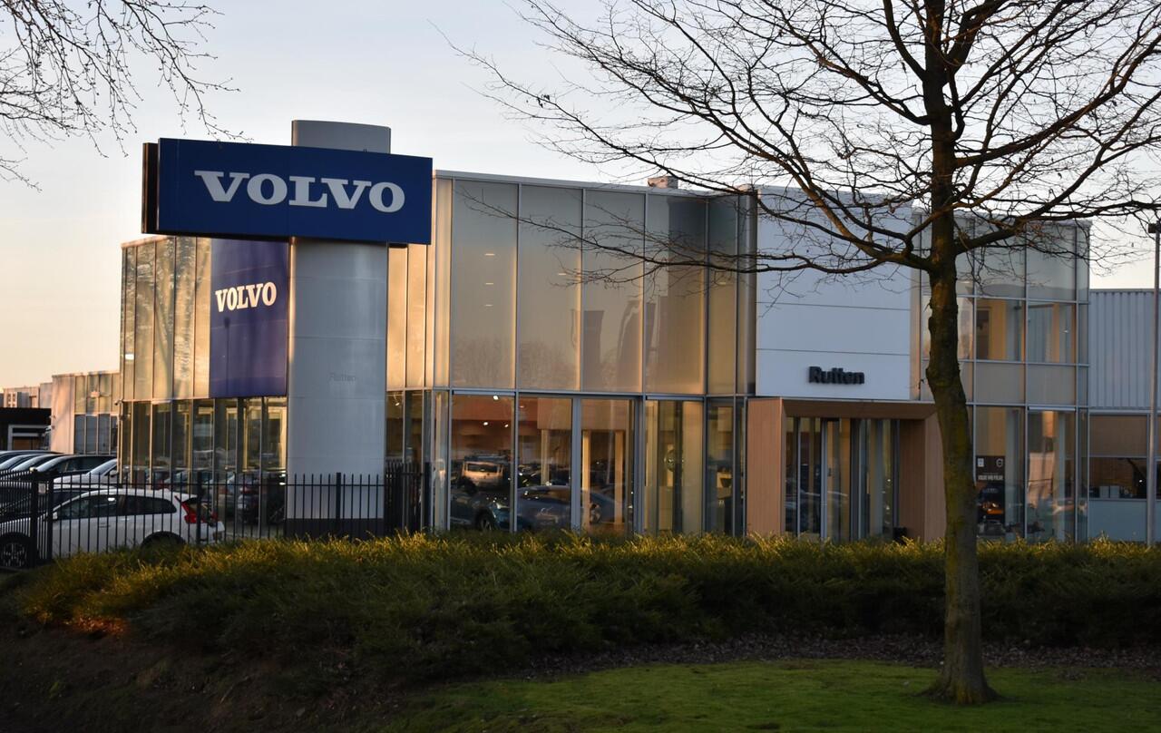 Volvo XC40 B4 211PK Automaat Plus Dark