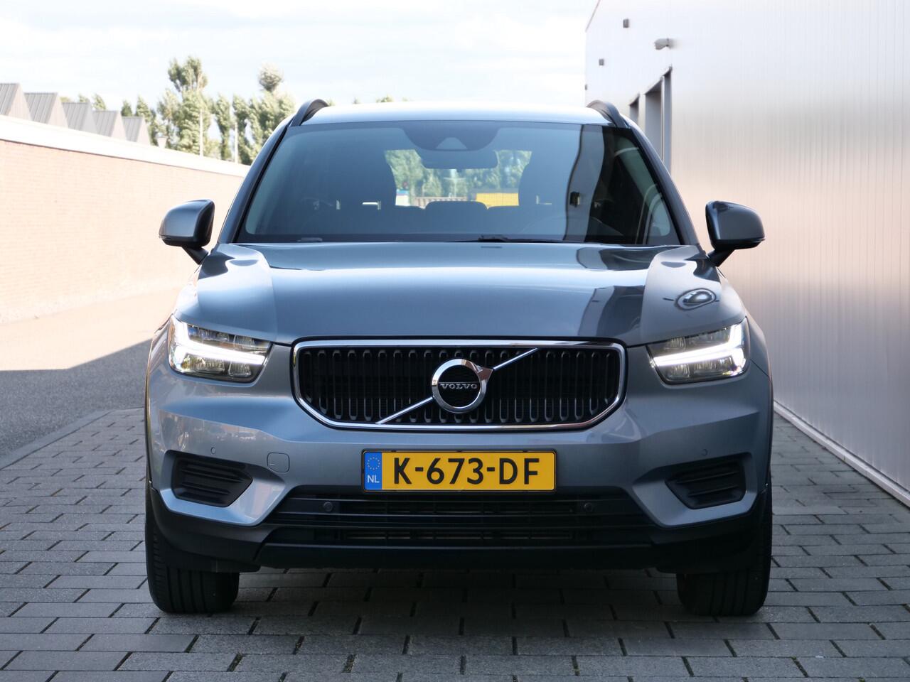 Volvo XC40 1.5 T3 157pk Trekhaak / Navigatie / 17 inch