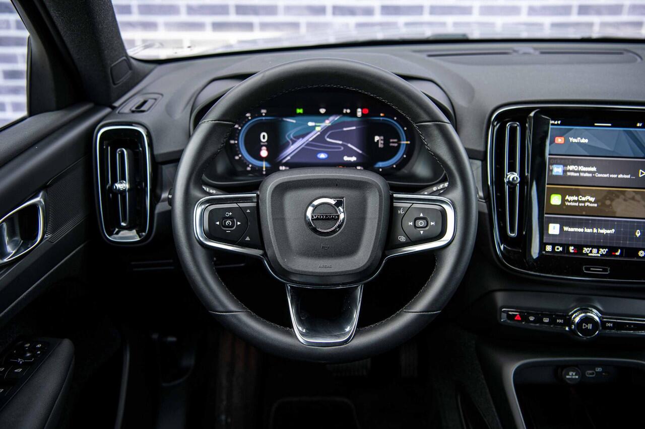 Volvo XC40 Recharge Plus 70 kWh | Adaptive Cruise Control | Dodehoek Detectie | Stoel en Stuurverwarming | 20" | Nubuck Bekleding |