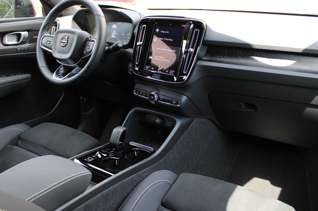 Volvo XC40 1.5 T4 Plug-in hybrid Plus Dark | Trekhaak | H/K | Pilot | Full