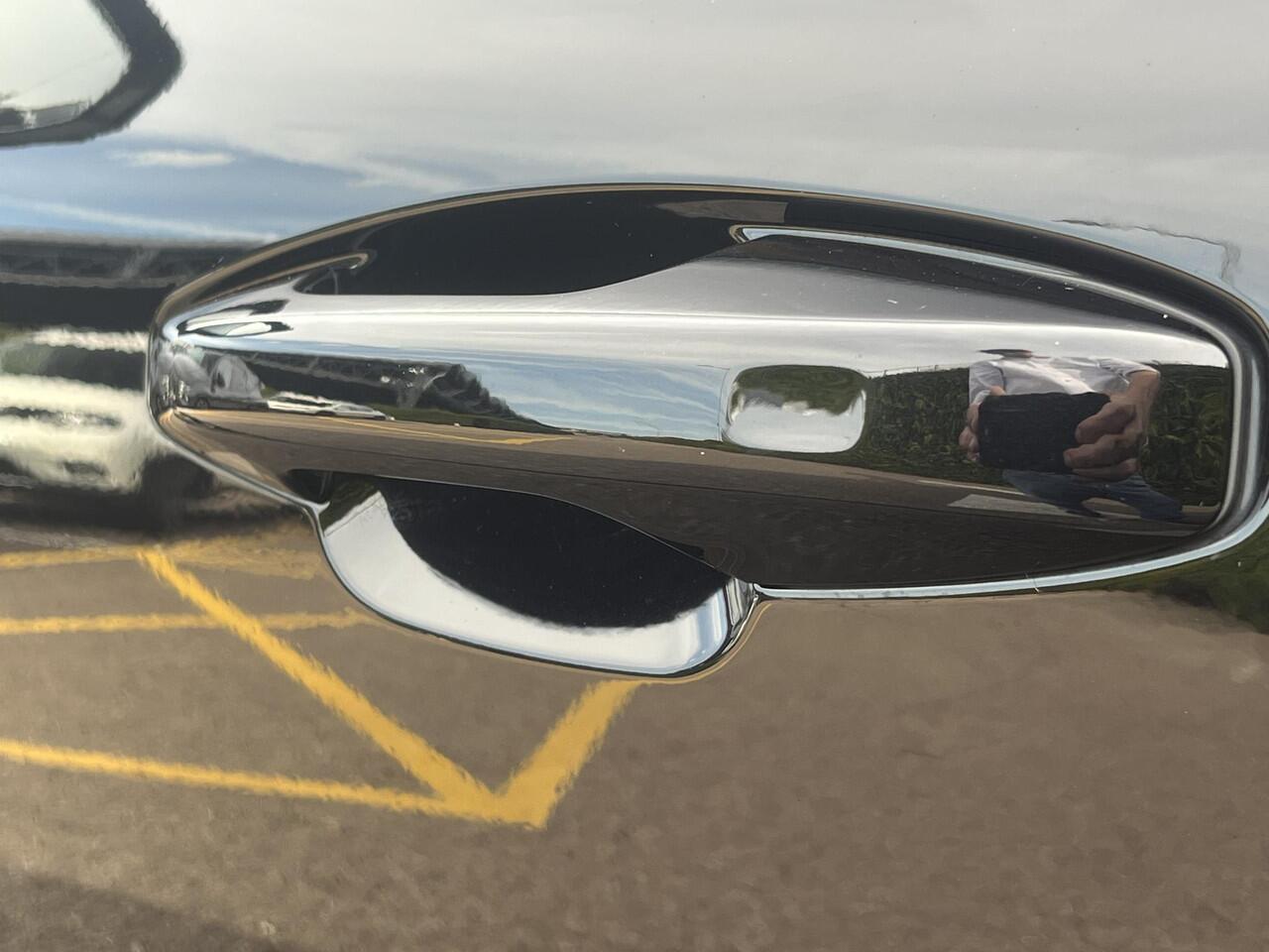 Volvo XC40 T4 Recharge R-Design | 360 Camera | Keyless | Stoelverwarming