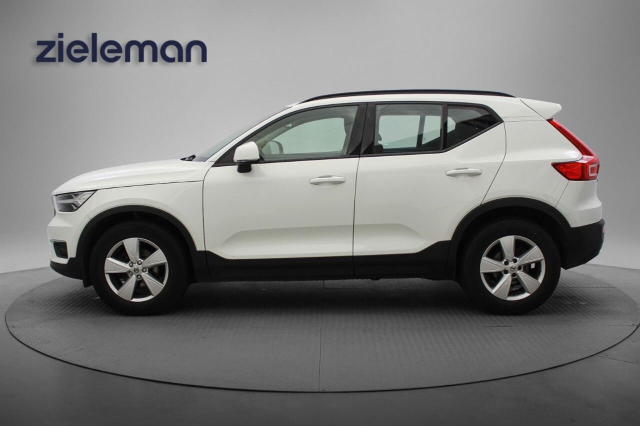 Volvo XC40 1.5 T2 Momentum Core - Cruise