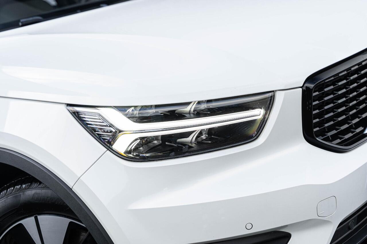 Volvo XC40 1.5 T4 Recharge R-Design Expression | Harman Kardon Audio | Stoel - / Stuurverwarming | Adaptive Cruise Control | Parkeerverwarming | Dodehoekdetectie | Parkeer Camera | Parkeer sensoren Voor + Achter | Volvo On Call |