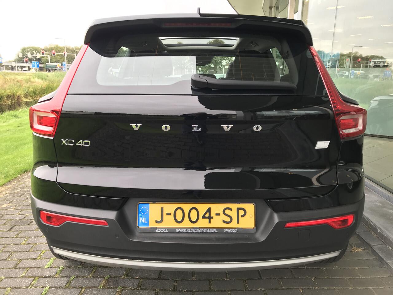 Volvo XC40 1.5 T5 Recharge Inscription | Rijklaar incl 12 mnd Bovag | Panoramadak Keyless Harman/Kardon 360 camera