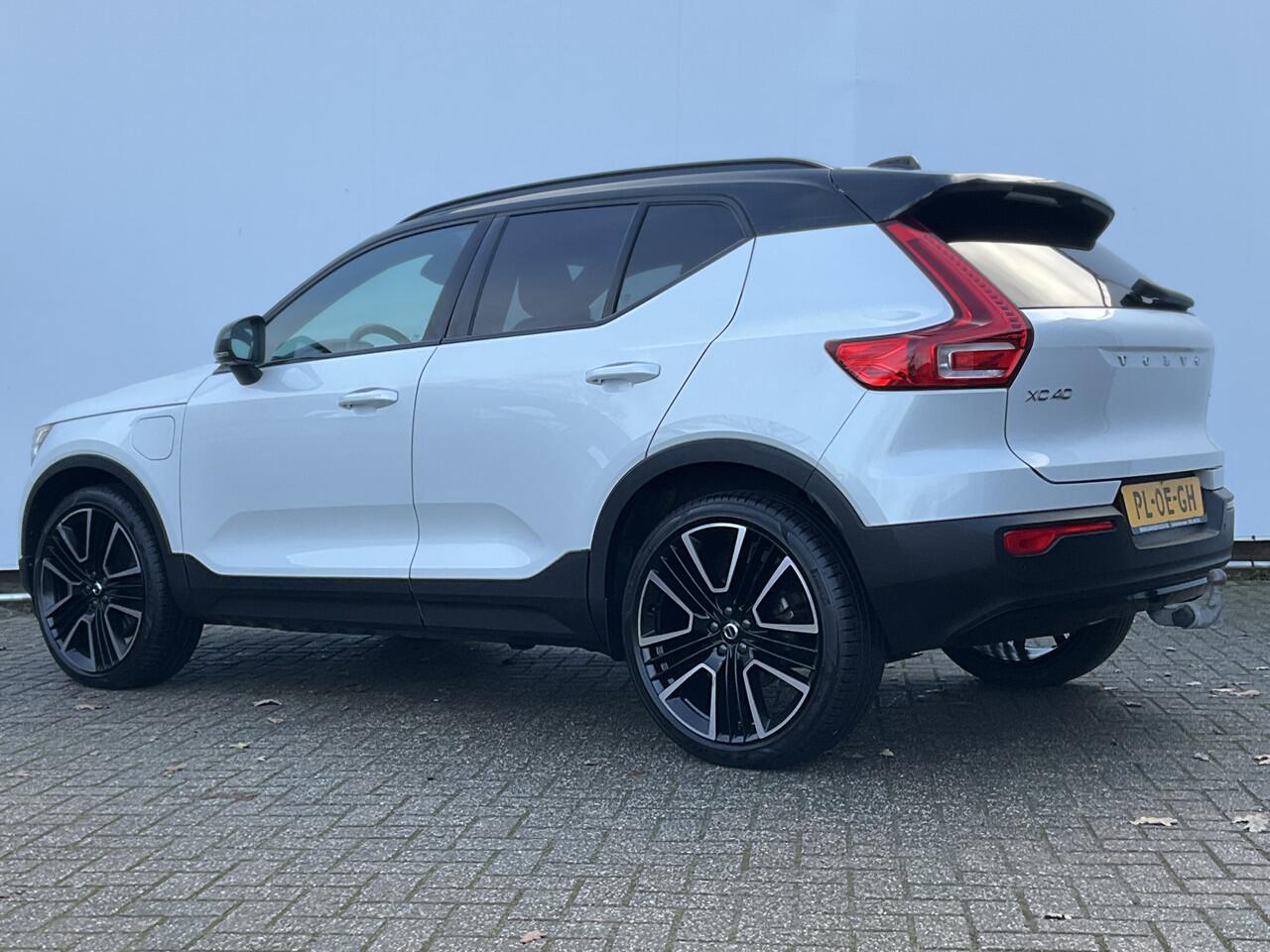 Volvo XC40 1.5 T5 262pk Recharge R-Design 360° HK Pano Trekhaak Stoel/Stuurverw. PHEV