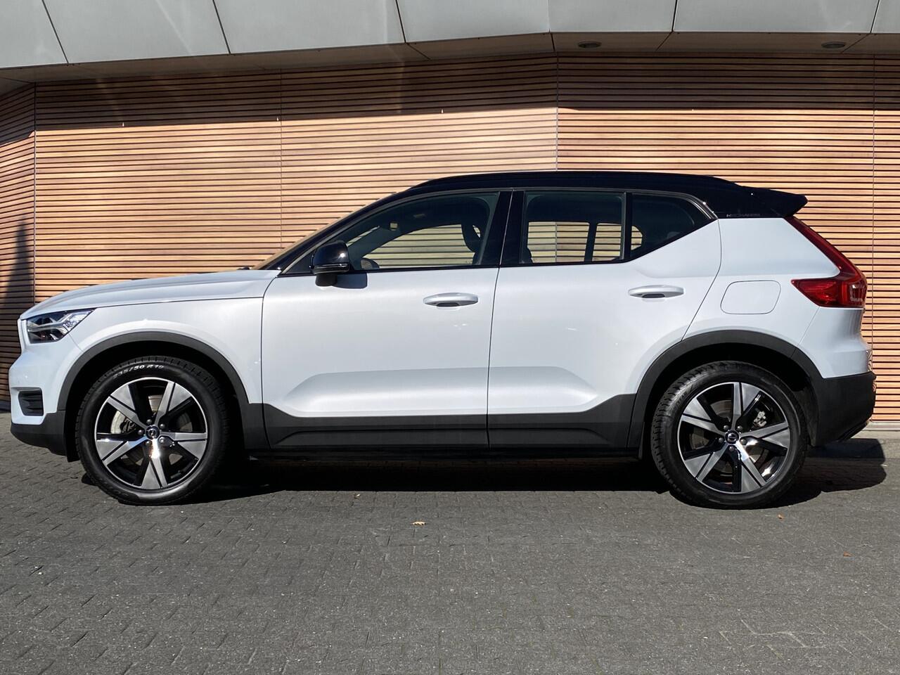Volvo XC40 Recharge P8 AWD R-Design Camera / Stoel/stuur verwarming / Navigatie