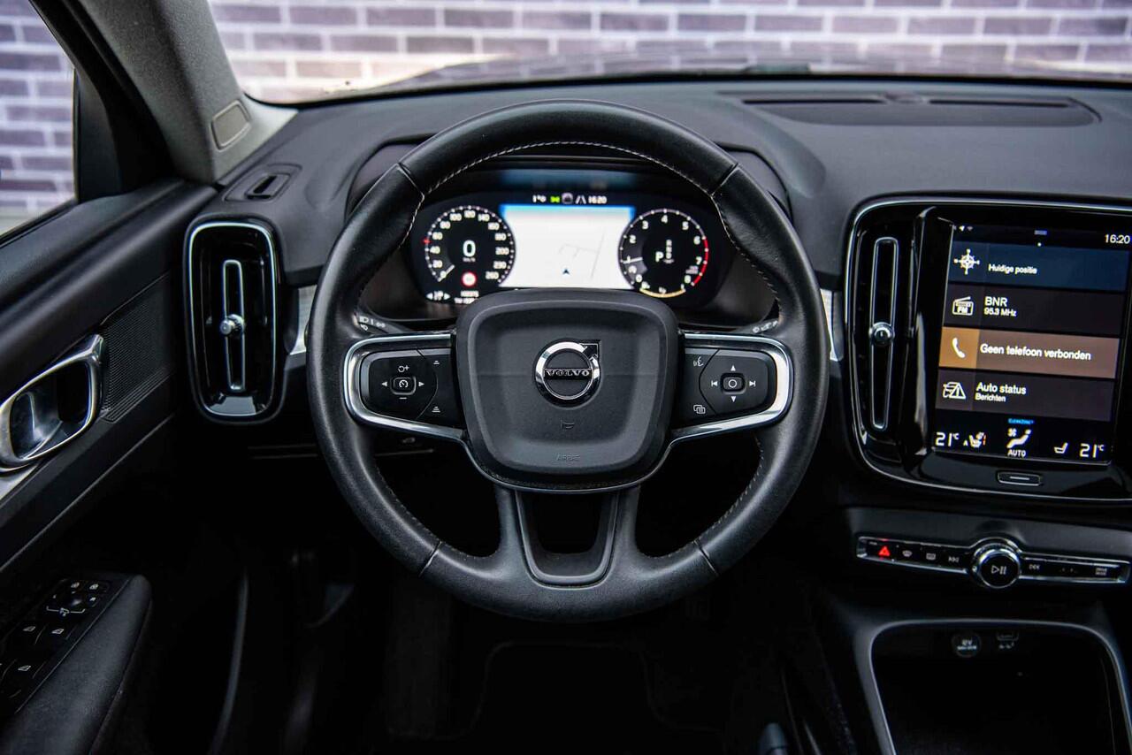 Volvo XC40 1.5 T2 Business Pro | Adaptieve Cruise Control | Panoramadak | Lederen Bekleding | Climate Pack | Parkeer Pakket |