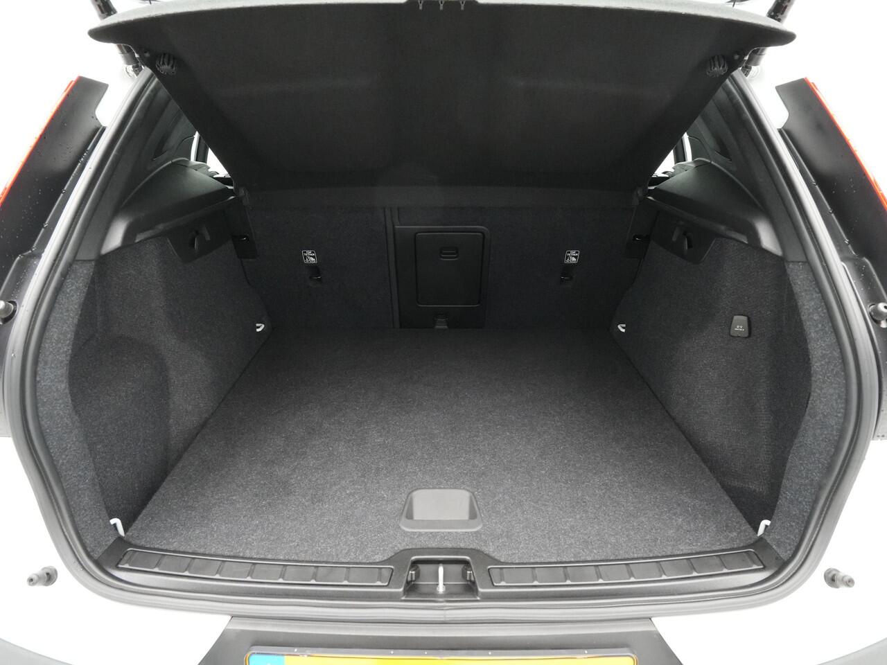 Volvo XC40 1.5 T5 260pk Recharge Inscription Expression Navigatie Camera Acc Carplay Dab 139