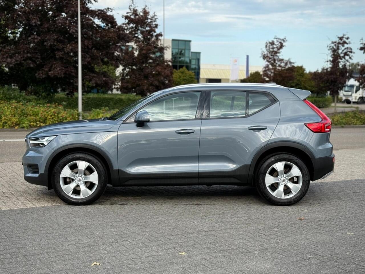 Volvo XC40 1.5 T2 MOMENTUM TREKHAAK LED STOEL/STUUR VERW. ADD CRUISE