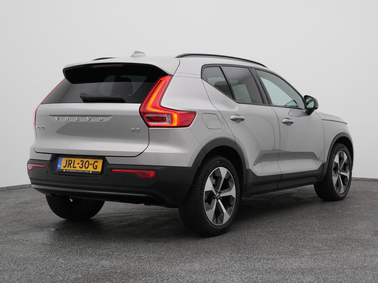 Volvo XC40 2.0 B3 Ultimate Bright | PANO | 360° | H&K | KEYLESS | STOEL- EN STUURVERW.