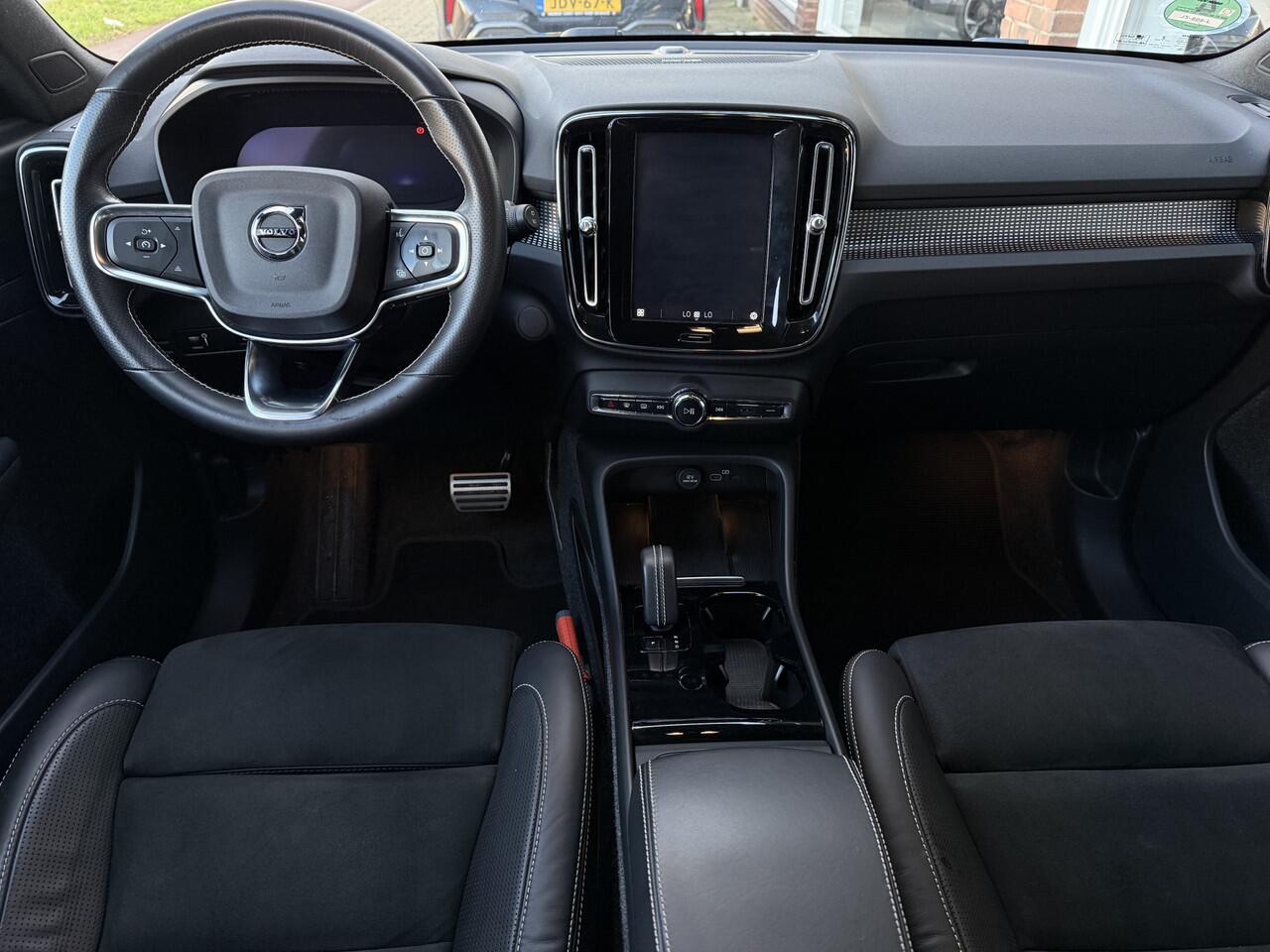 Volvo XC40 Recharge P8 AWD R-Design | Premium Audio by Harman Kardon | Apple Carplay/Android Auto |