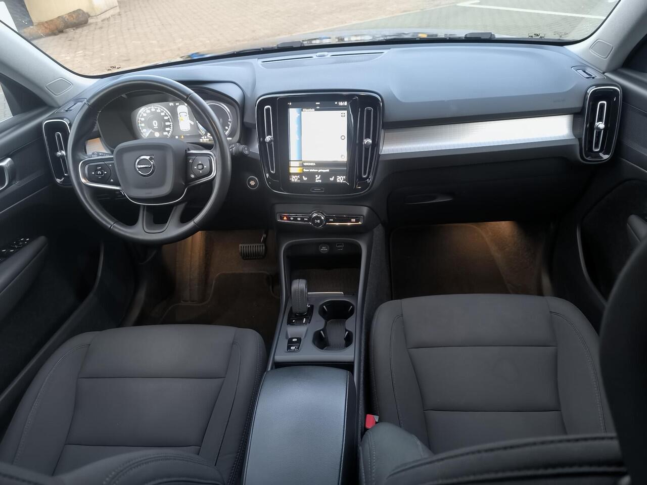 Volvo XC40 1.5 T4 Recharge Inscription Expression Trekhaak, stoel en stuur verwarming, camera, electr A klep, carplay, 1e eigenaar