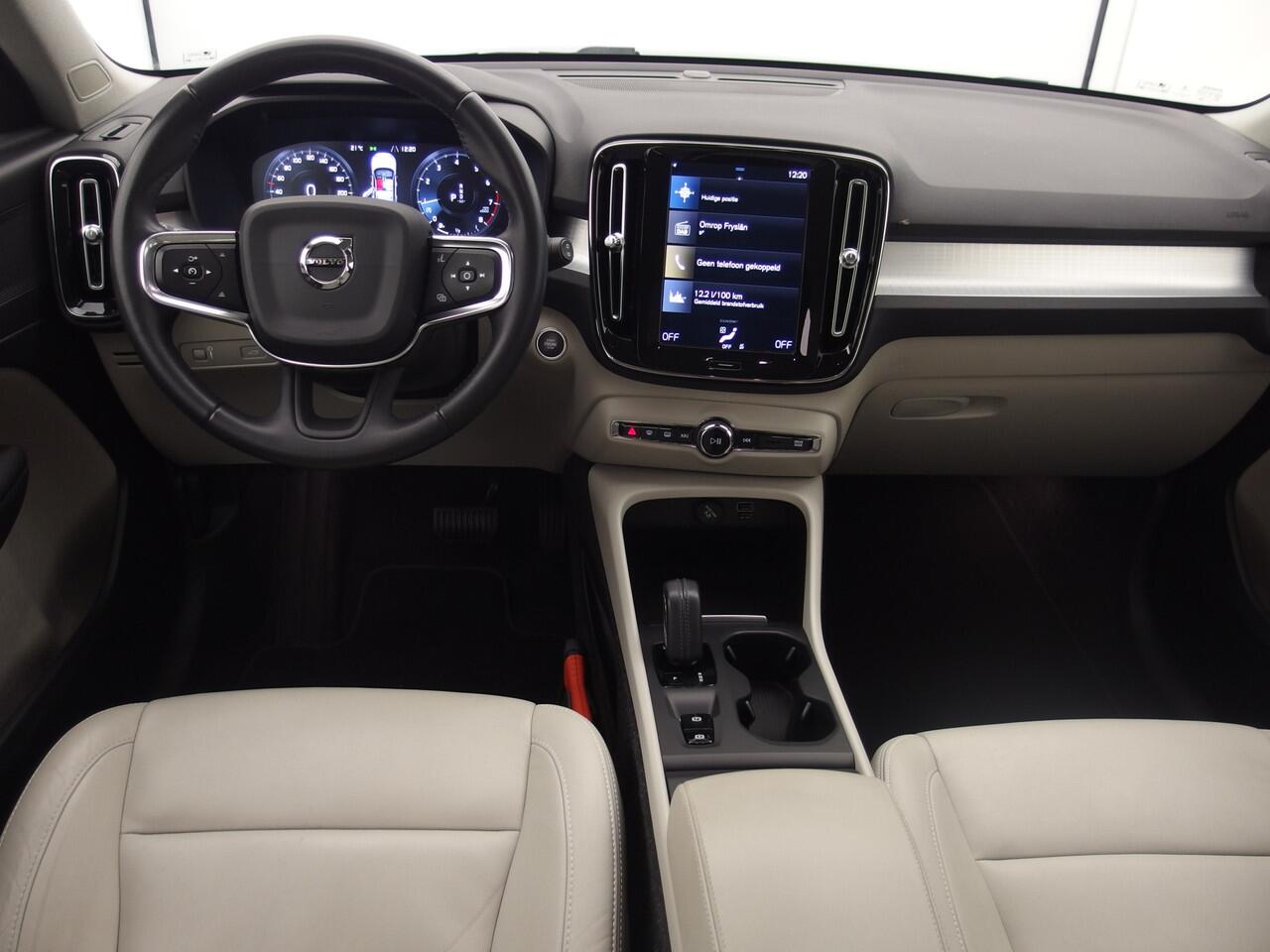 Volvo XC40 1.5 T3 Business Pro AUTOMAAT / TREKHAAK / FULL LED / KEYLESS / CAMERA / CARPLAY / NAVI / CLIMA / PDC / ACC / NL-AUTO