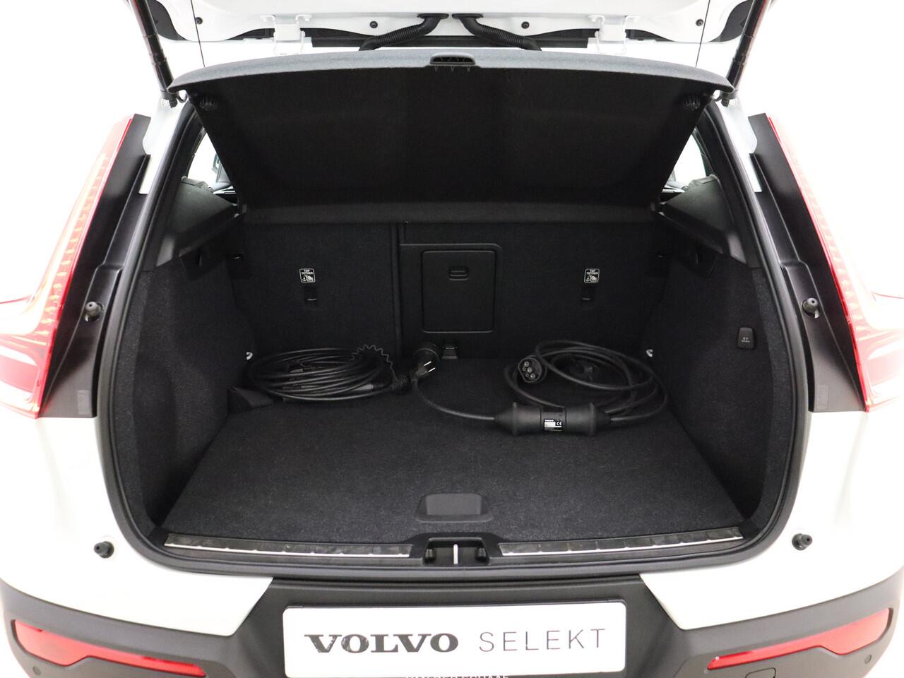 Volvo XC40 T4 211pk Inscription / Leder / BLIS / Adaptieve cruise / Stoel-Stuur verwarming / 19 inch / PDC camera.