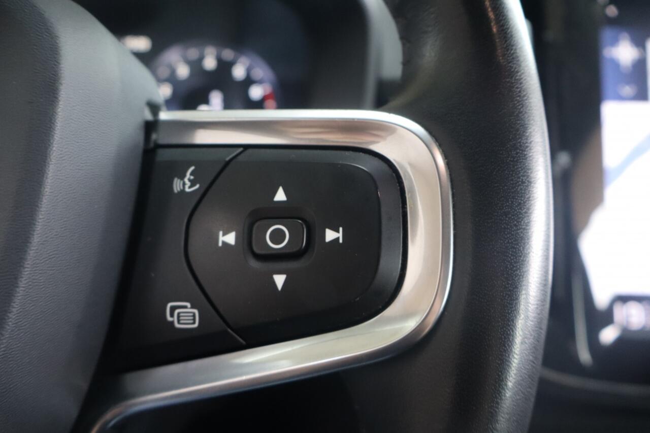 Volvo XC40 1.5 T3 R-Design | Stoelverwarming | Camera | Clima